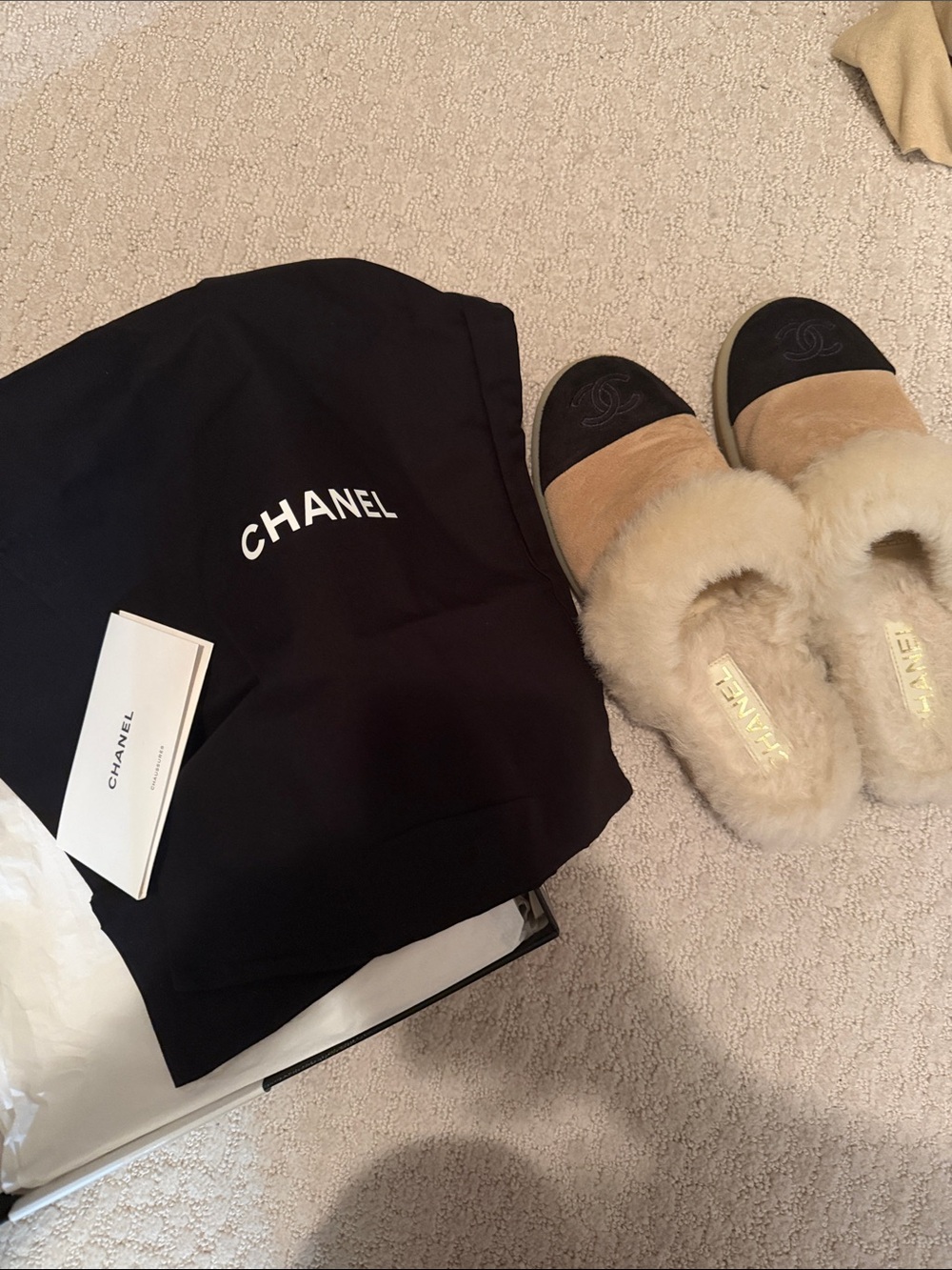CHANEL Beige Suede Shearling Mules with Black Cap Toe - Picture 4 of 4